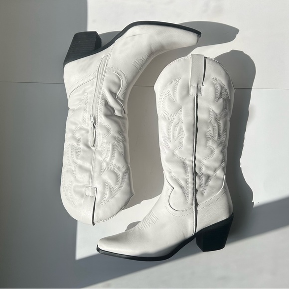 THERAPY Clayton Boots White (Women Size 7 M) by PRINCESS POLLY - Picture 1 of 11